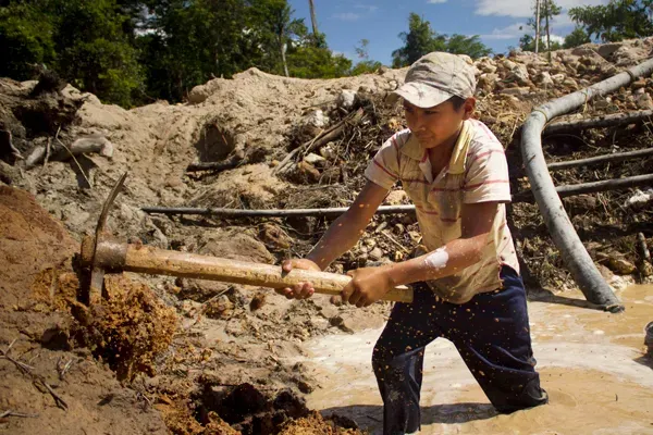 Diamond trade and human rights documentation