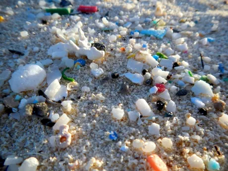 Marine plastic pollution from textile waste